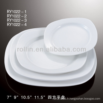 Plat plat en porcelaine blanche